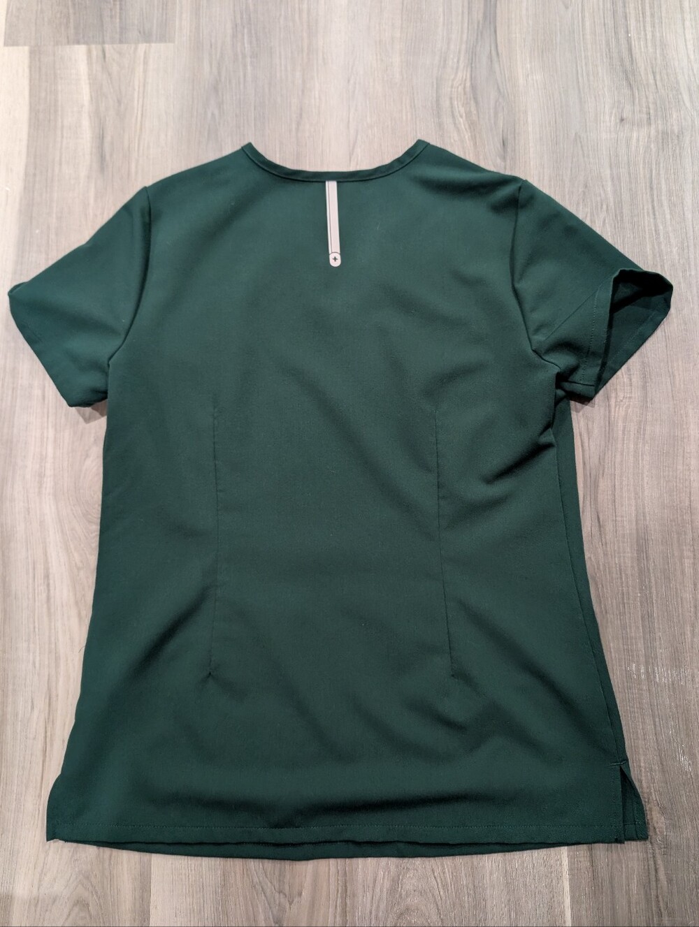 FIGS | Casma Three Pocket Scrub Top In British Racing Green - Picture 5 of 14